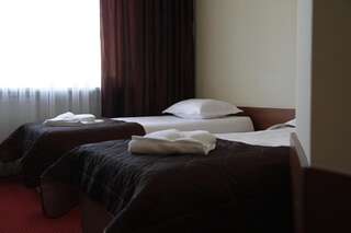 Отели типа «постель и завтрак» HotelsLublin Люблин Трехместный номер-3